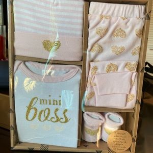 Baby Girl outfit - 0 to 6 months